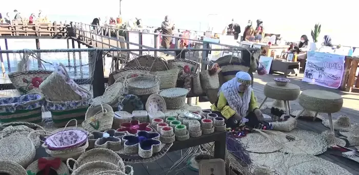 فروش صنایع دستی در بازار کلارآباد 