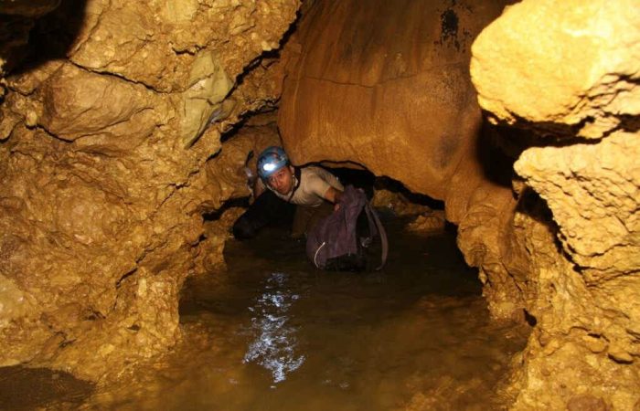 غار گردی در غار مخوف دهچال