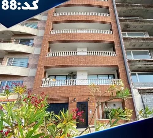 آپارتمان 5 طبقه با نمای آجری در کلارآباد