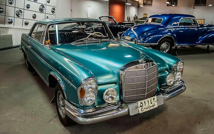 ماشین جذاب و حیرت انگیز تاریخی در موزه خودرو نمک آبرود 438738743873