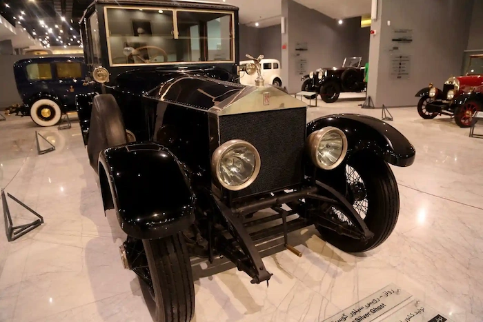 خودرو تاریخی در موزه خودرو نمک آبرود 41357438787